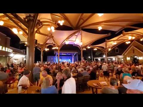 Full house at Sawgrass Grove for Greg Warren Trio Band tonight