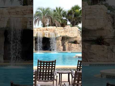 Fanciest Pool 🏊‍♀️ In The Villages?!