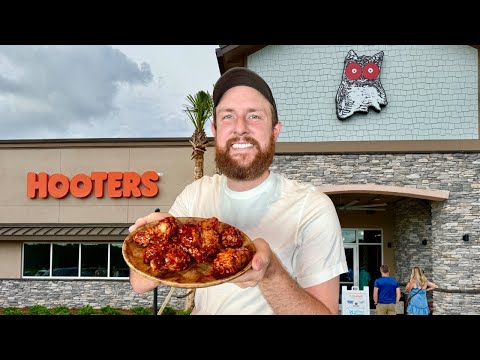 NEW Hooters Restaurant Opened in The Villages